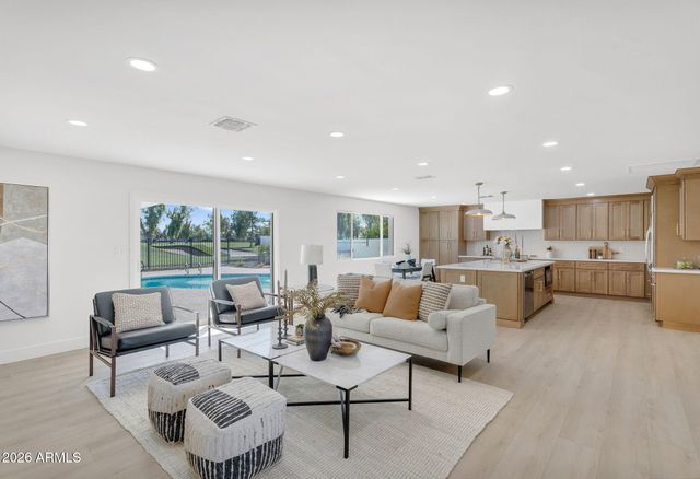 1559 N Upland Circle, Mesa, AZ 85201