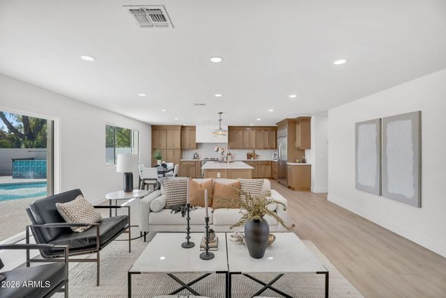 1559 N Upland Circle, Mesa, AZ 85201