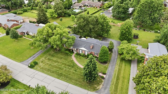2012 Newmarket Dr, Louisville, KY 40222