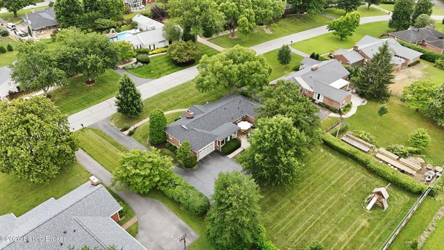 2012 Newmarket Dr, Louisville, KY 40222
