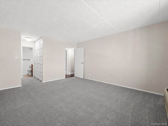 31 Casino Street 3J, Freeport, NY 11520