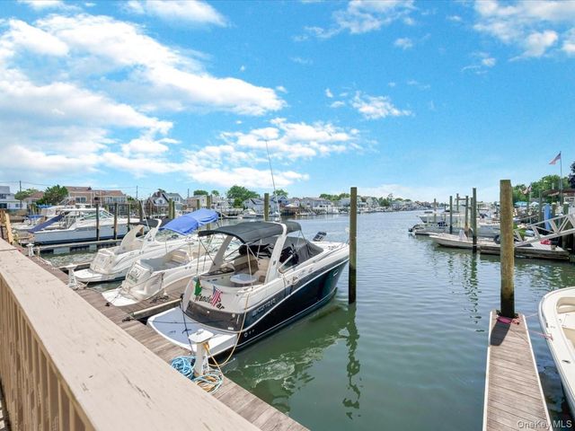 31 Casino Street 3J, Freeport, NY 11520