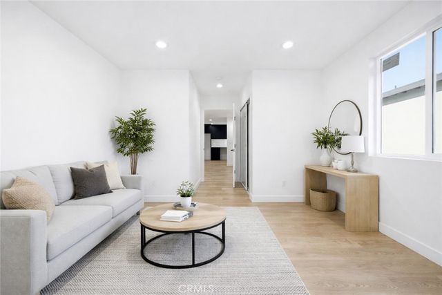 1106 W 74th Street, Los Angeles, CA 90044