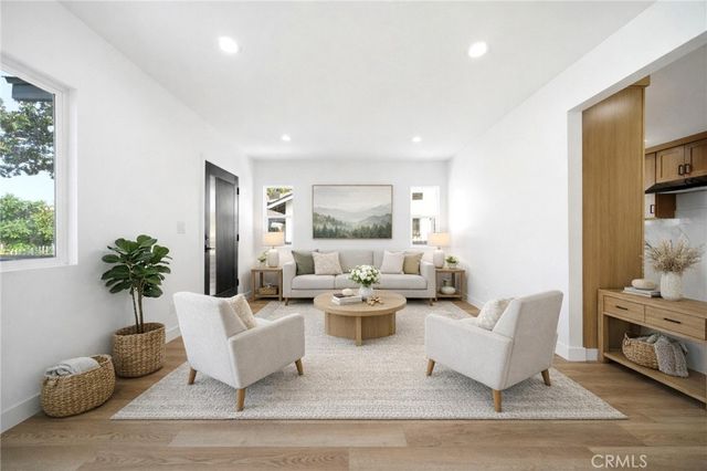 1106 W 74th Street, Los Angeles, CA 90044