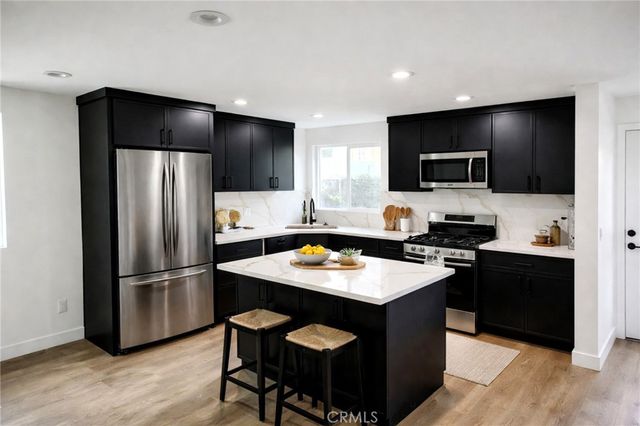 1106 W 74th Street, Los Angeles, CA 90044