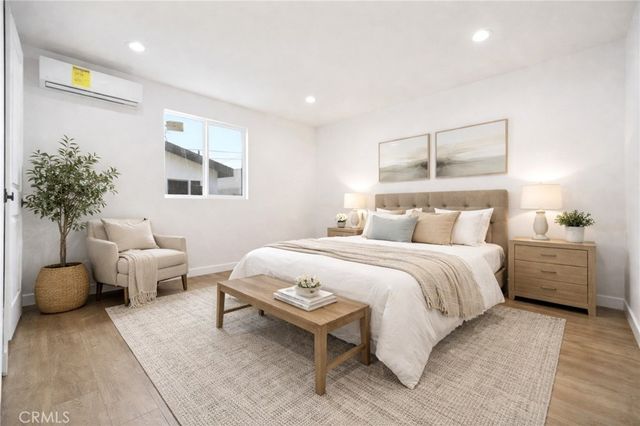 1106 W 74th Street, Los Angeles, CA 90044