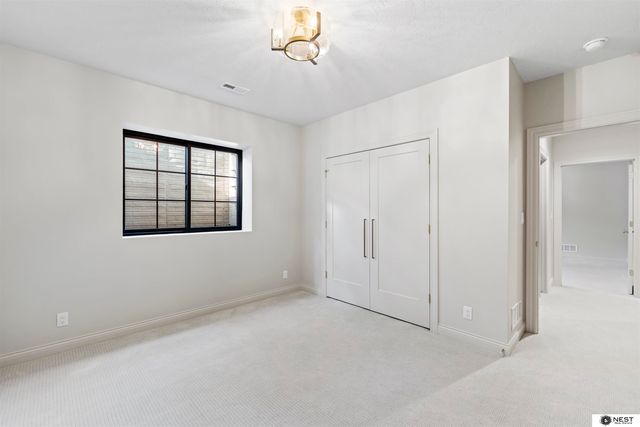 711 Yearling Court, Lincoln, NE 68520