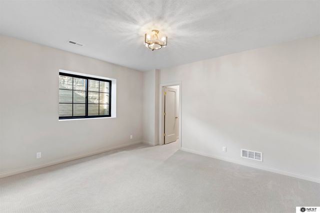 711 Yearling Court, Lincoln, NE 68520