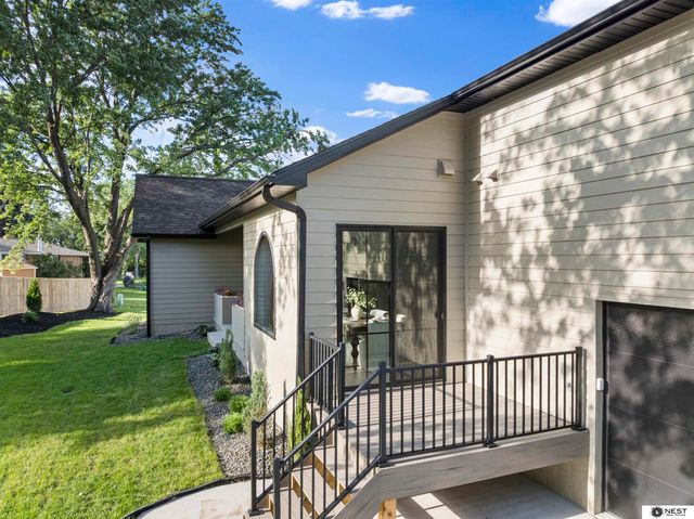 711 Yearling Court, Lincoln, NE 68520