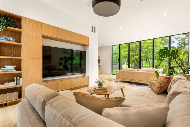 951 NW C Street, Bentonville, AR 72712