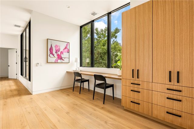 951 NW C Street, Bentonville, AR 72712