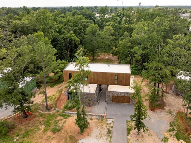 951 NW C Street, Bentonville, AR 72712