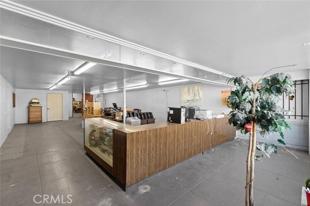 1900 E Anaheim, Long Beach, CA 90813