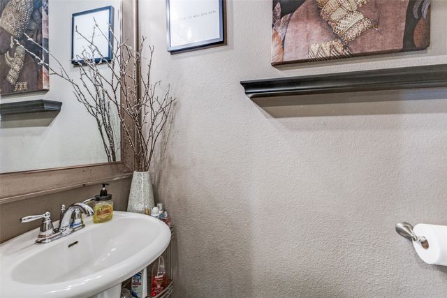 2009 Whispering Hills Drive, Forney, TX 75126