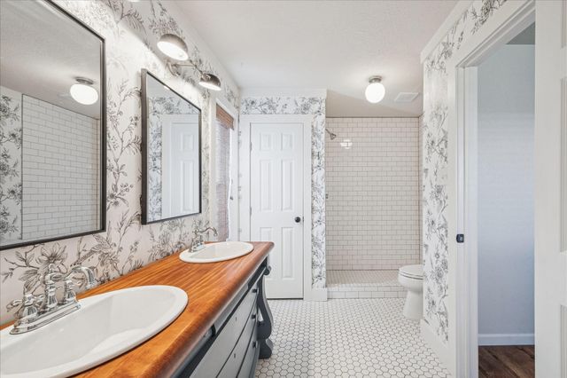 2824 Meadow Brook Court, League City, TX 77573