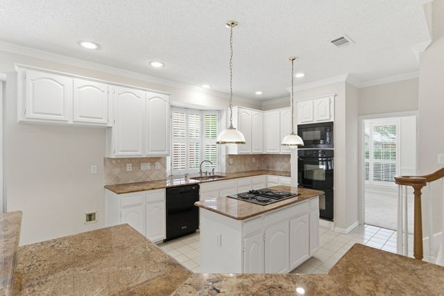 6100 Brookhollow Drive, Plano, TX 75093