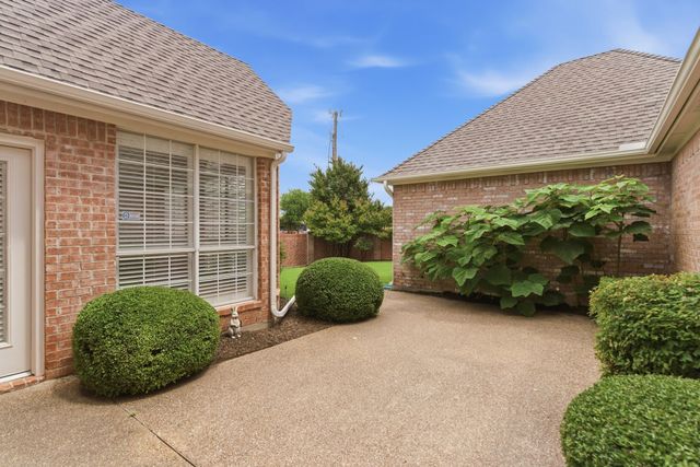 6100 Brookhollow Drive, Plano, TX 75093