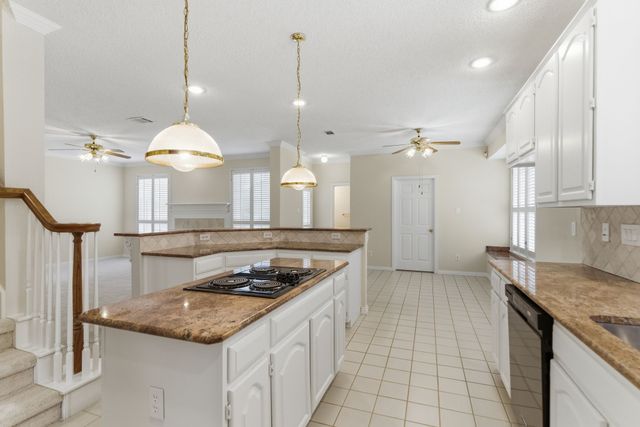 6100 Brookhollow Drive, Plano, TX 75093