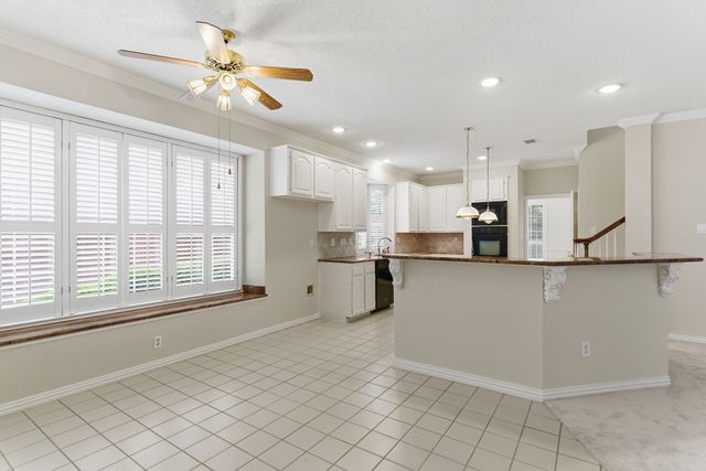 6100 Brookhollow Drive, Plano, TX 75093