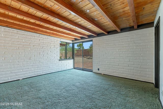 7020 E Katchina Court, Tucson, AZ 85715