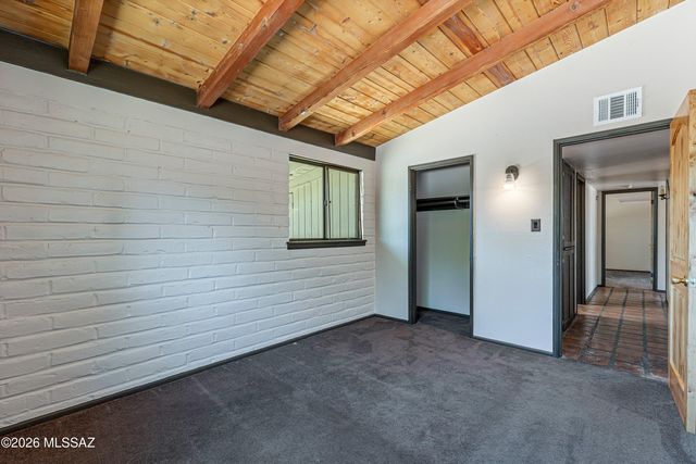 7020 E Katchina Court, Tucson, AZ 85715