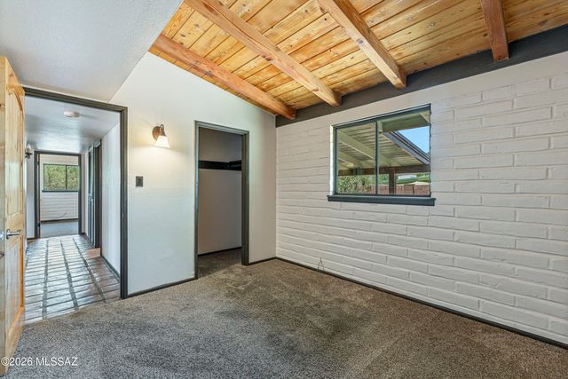 7020 E Katchina Court, Tucson, AZ 85715