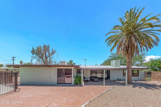 7020 E Katchina Court, Tucson, AZ 85715