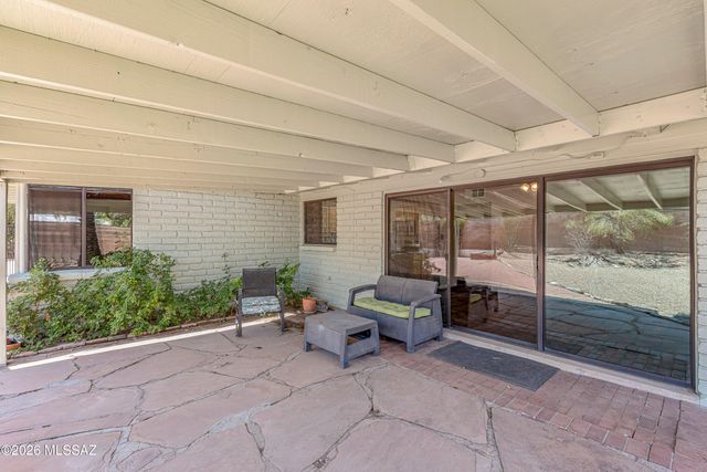7020 E Katchina Court, Tucson, AZ 85715
