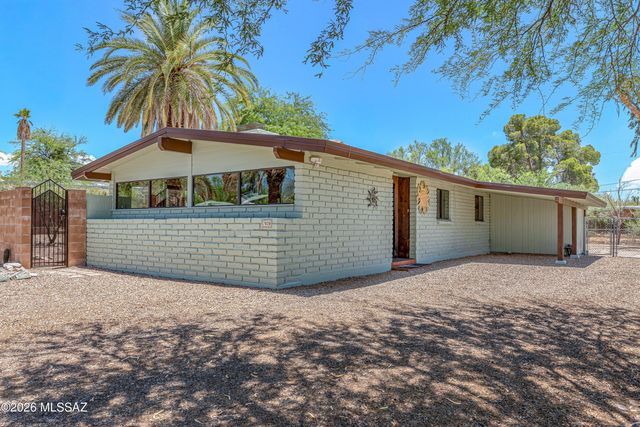 7020 E Katchina Court, Tucson, AZ 85715