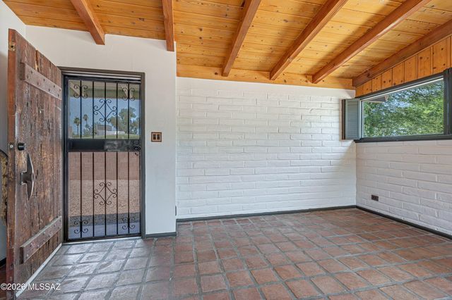 7020 E Katchina Court, Tucson, AZ 85715