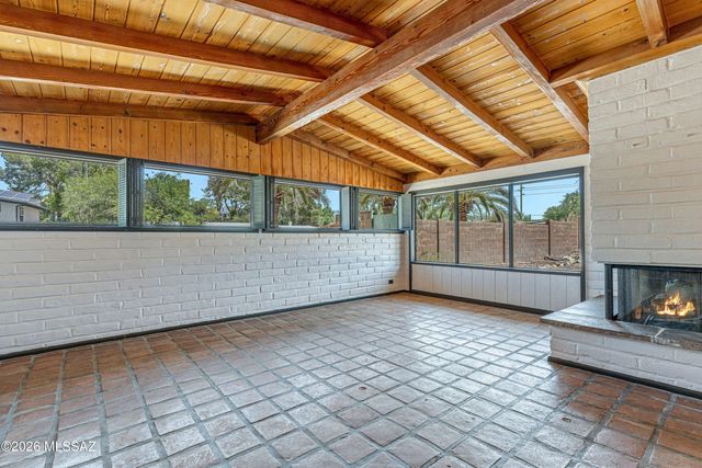 7020 E Katchina Court, Tucson, AZ 85715