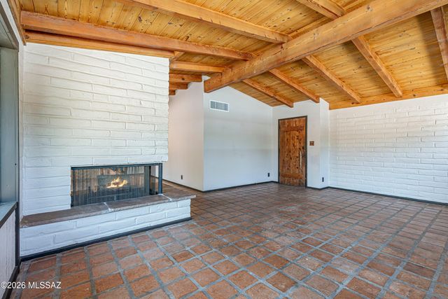 7020 E Katchina Court, Tucson, AZ 85715