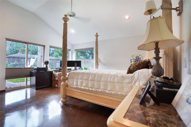 5643 Terwilliger Way, Houston, TX 77056