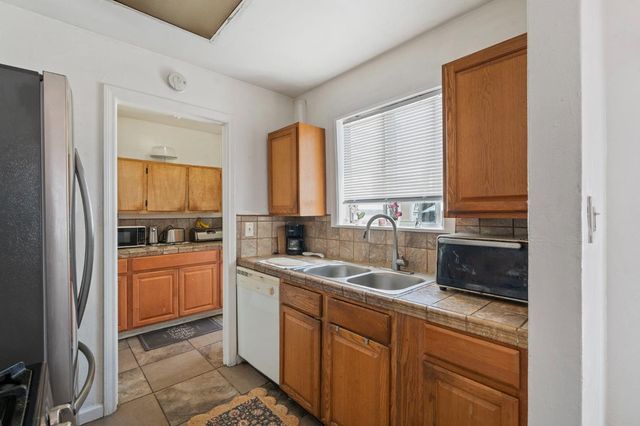 2102 N Funston, Stockton, CA 95205