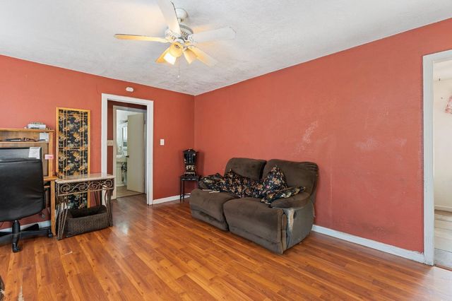 2102 N Funston, Stockton, CA 95205