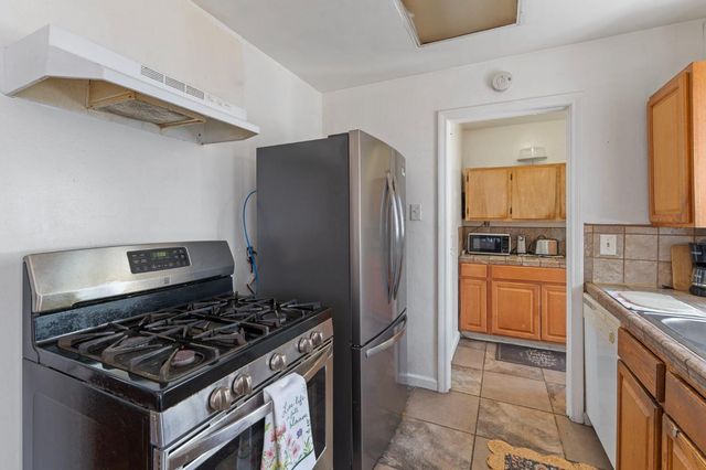 2102 N Funston, Stockton, CA 95205