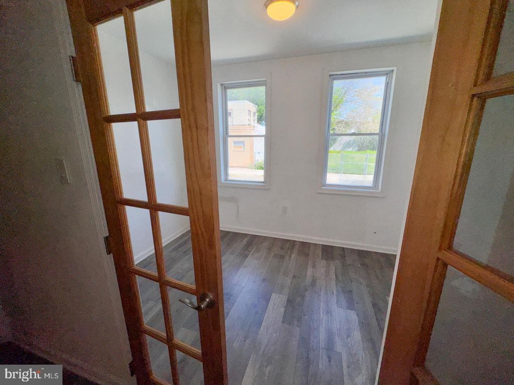 2050 REED ST, PHILADELPHIA, PA 19146 — photo 5