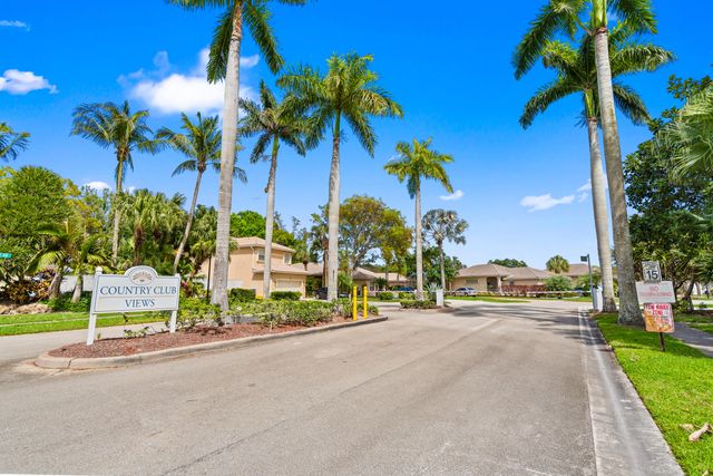 121 Prestige Drive, Royal Palm Beach, FL 33411