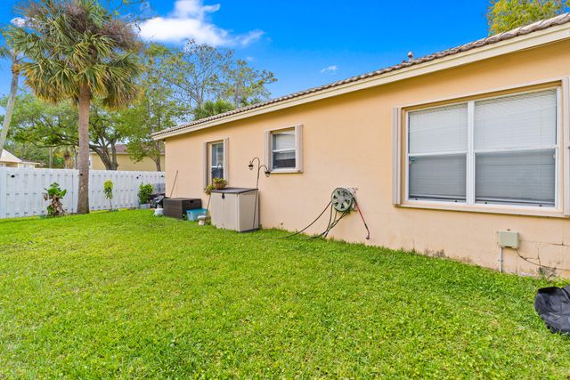 121 Prestige Drive, Royal Palm Beach, FL 33411