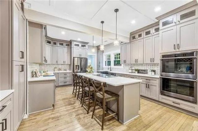 1074 Oakdale NE Road, Atlanta, GA 30307