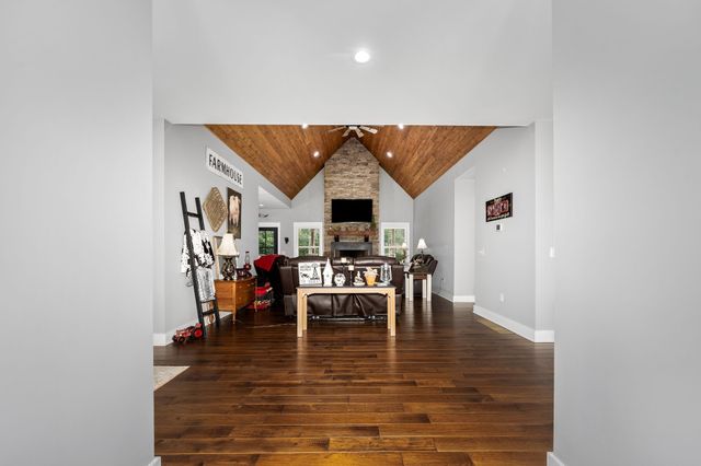 1851 Warner Bridge Rd, Shelbyville, TN 37160