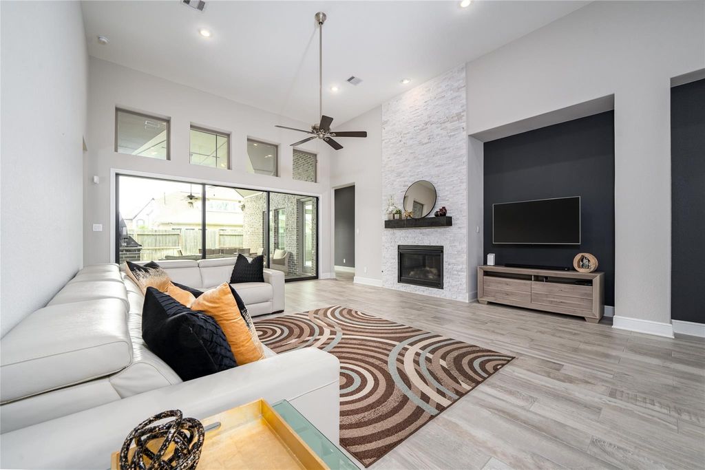 Image 14 of property listing at 2511 Marble Hill Drive, Missouri City, TX 77459