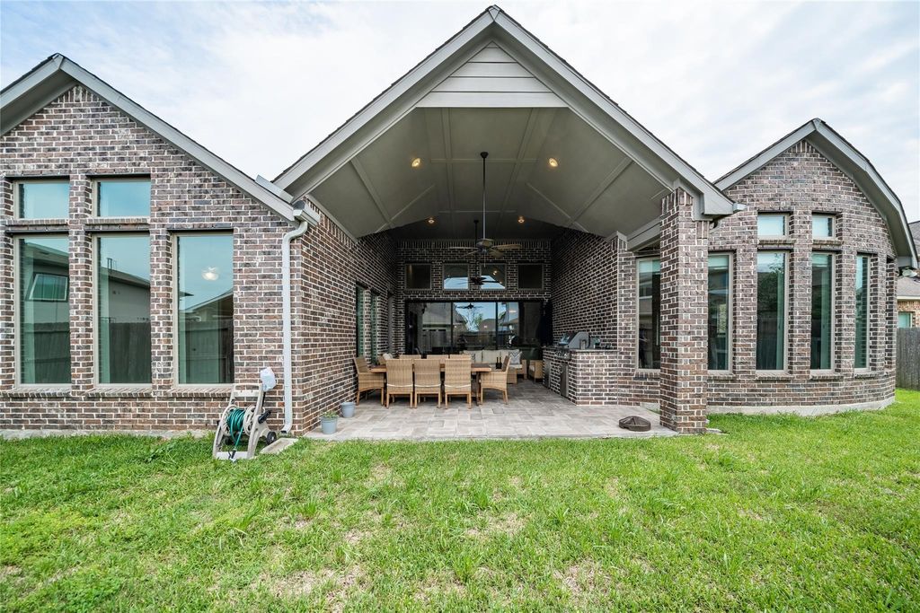 Image 5 of property listing at 2511 Marble Hill Drive, Missouri City, TX 77459