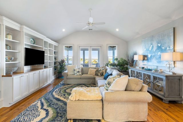 2749 Fountainhead Way, Mount Pleasant, SC 29466