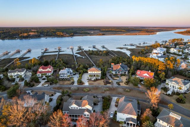 2749 Fountainhead Way, Mount Pleasant, SC 29466