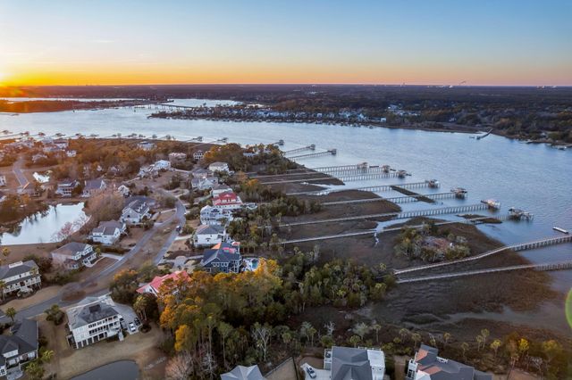 2749 Fountainhead Way, Mount Pleasant, SC 29466