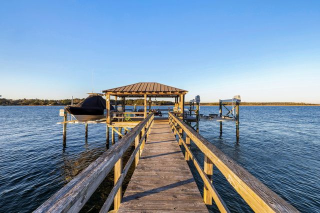 2749 Fountainhead Way, Mount Pleasant, SC 29466