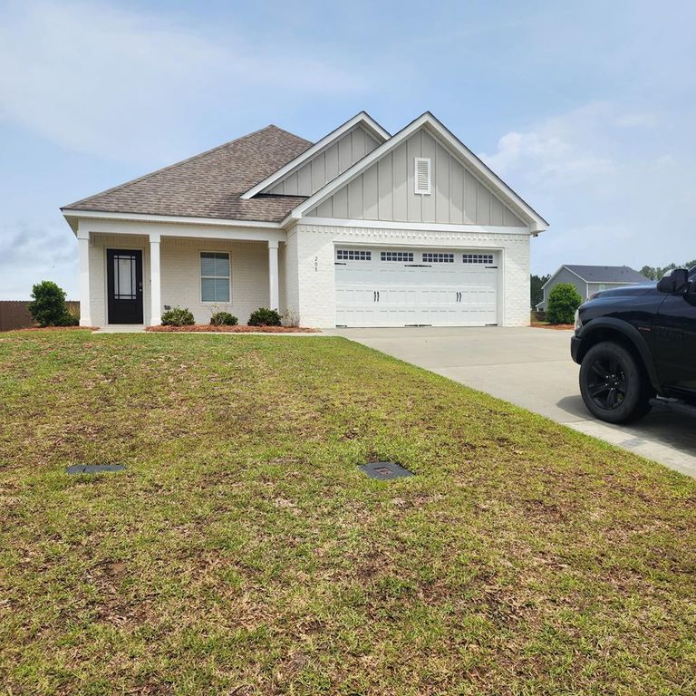 208 Daffodil Court, Rehobeth, AL 36301