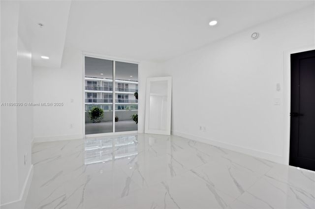 1800 N Bayshore Dr 512, Miami, FL 33132