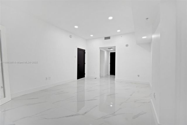 1800 N Bayshore Dr 512, Miami, FL 33132